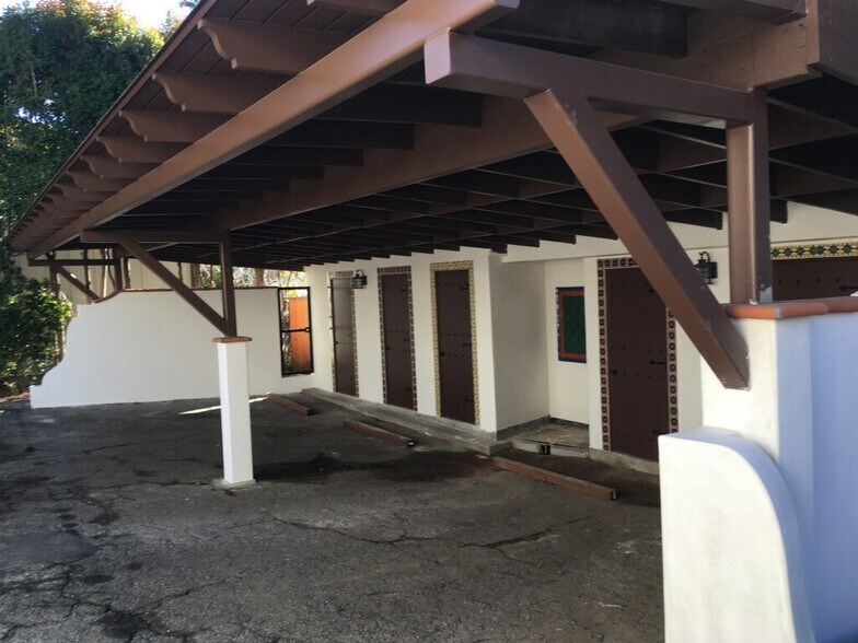 Building Photo - 1105 N Milpas St