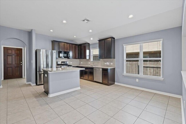 Building Photo - 388 Pond View Pass