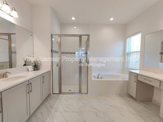 Building Photo - 32792 Tree of Life Ave