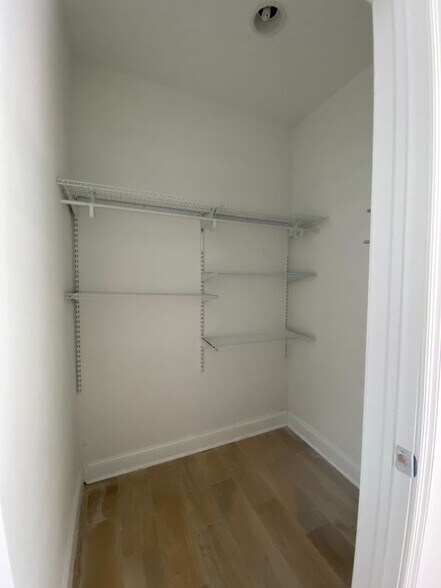 Building Photo - 1213 Noble St