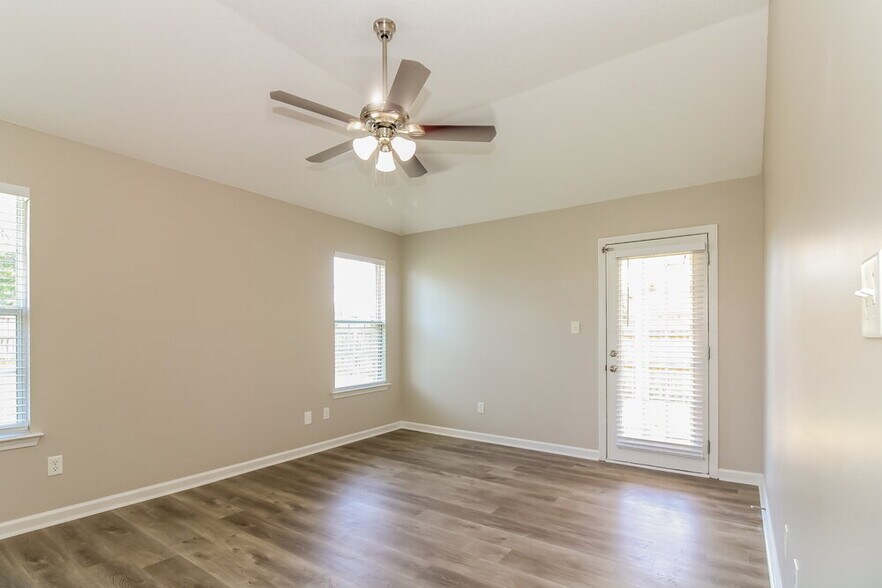 Building Photo - 5842 Carrel Cove