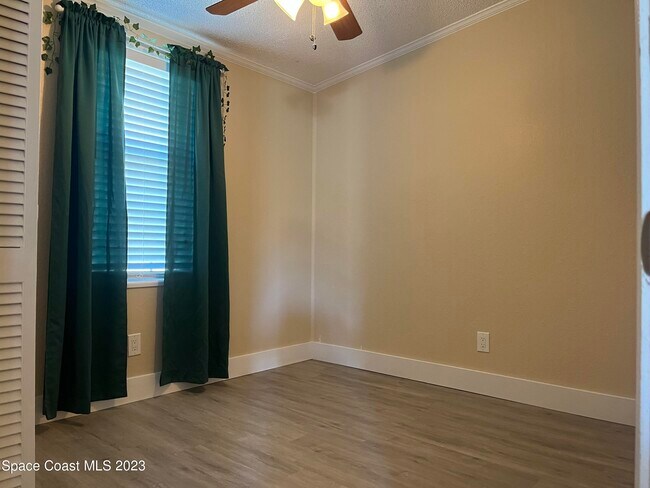 Building Photo - 7050 Bismark Rd