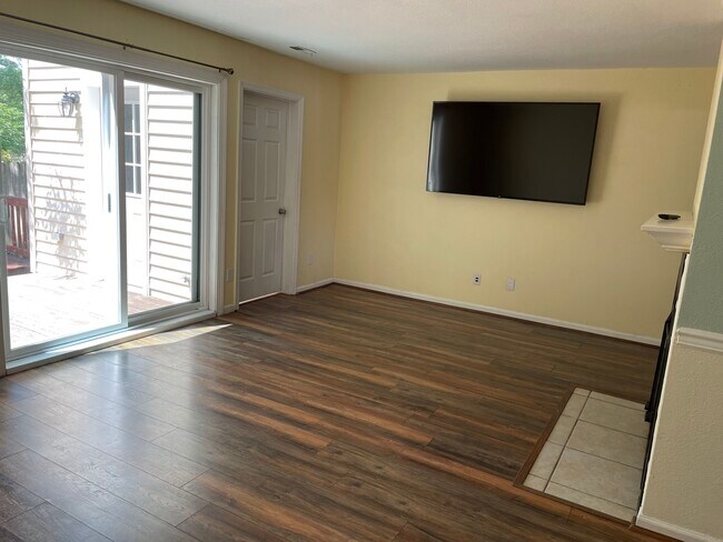 Living Room overlooking backyard - 662 Biltmore Dr