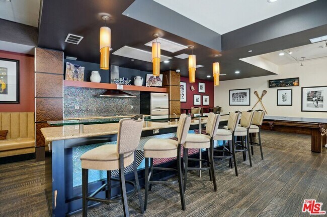 Building Photo - 100 S Alameda St