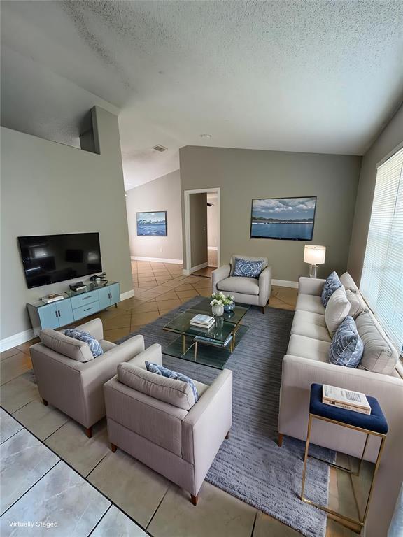 Building Photo - 305 Colonade Ct