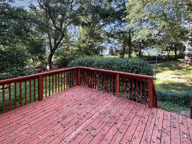 Building Photo - 7 Waxwing Ct