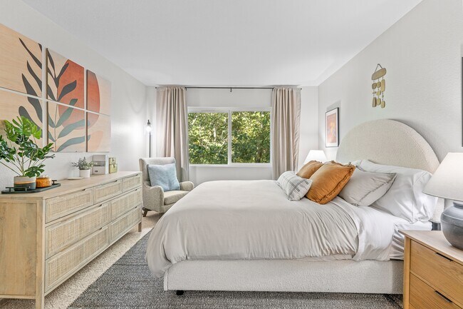 Building Photo - Haven at Golf Creek