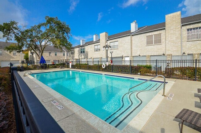 Building Photo - 306 Wilcrest Dr