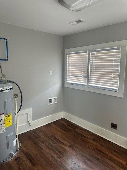 Building Photo - 860 Harle Ave NW