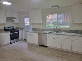 Building Photo - 303 Ohio St