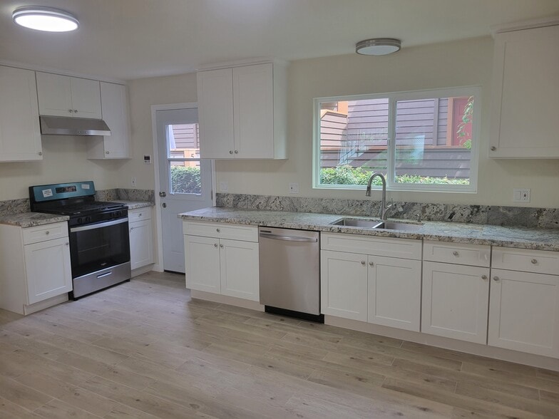 Primary Photo - 303 Ohio St