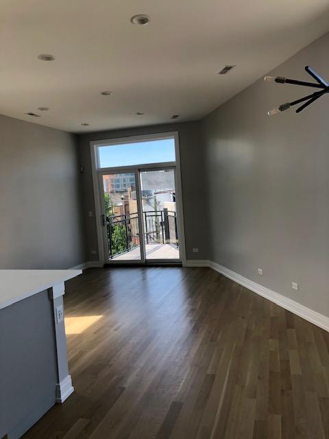 Building Photo - 1 bedroom in Chicago IL 60657