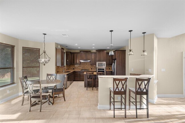 Building Photo - 3001 Lombardi Way