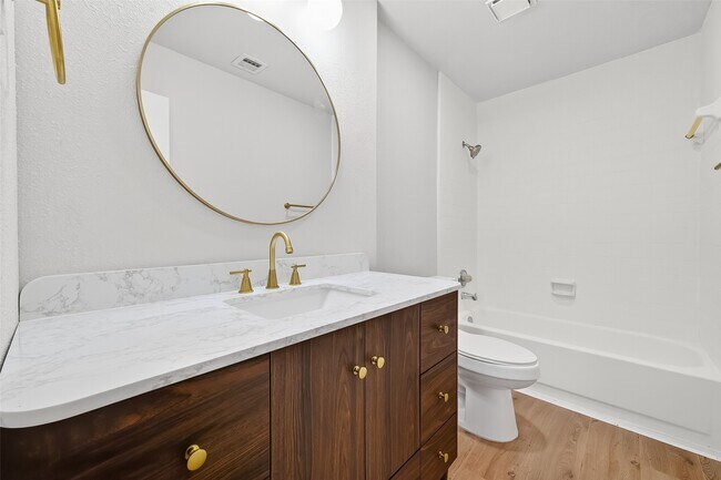 Building Photo - 5530 Oak Falls Dr