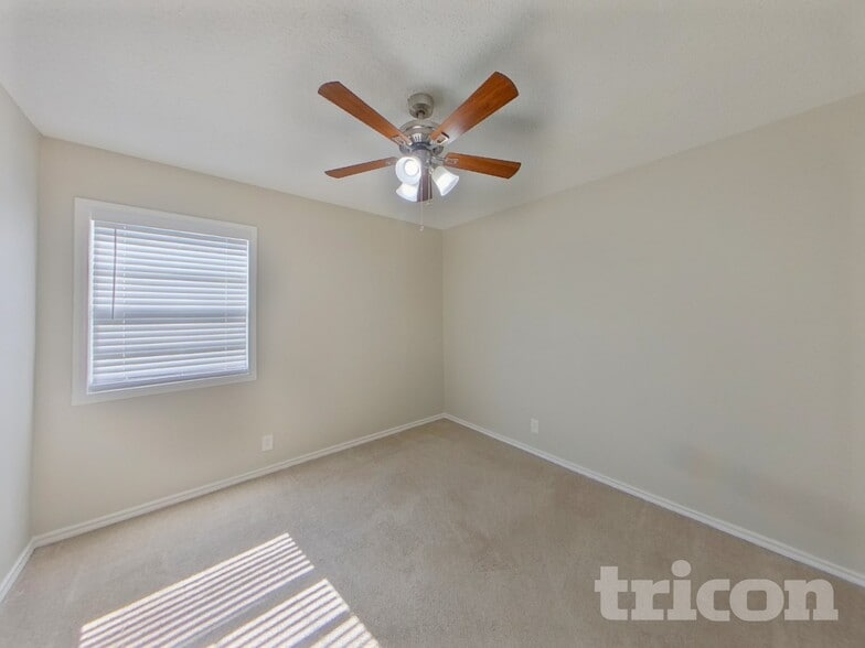 Building Photo - 737 SE 3rd St