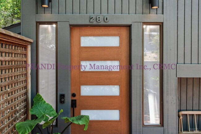 Building Photo - Retreat Like Home with Recent Upgrades Thr...