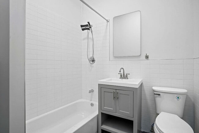 Building Photo - 257 W 19th St