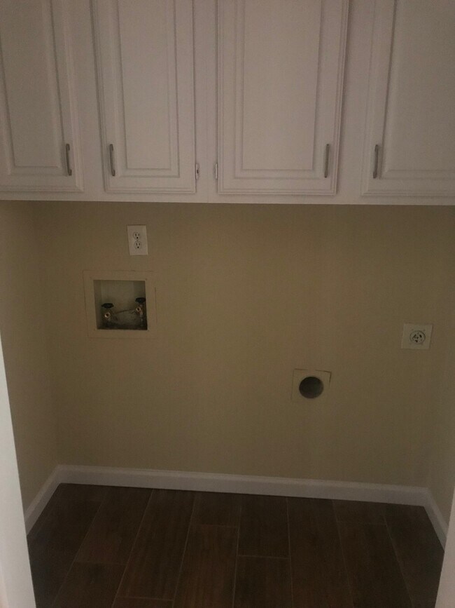 Building Photo - 2505 Cherry Blossom Ln
