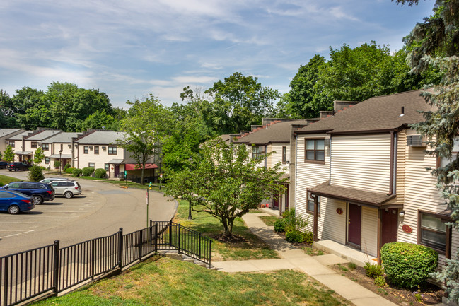 Building Photo - View Living Apartments