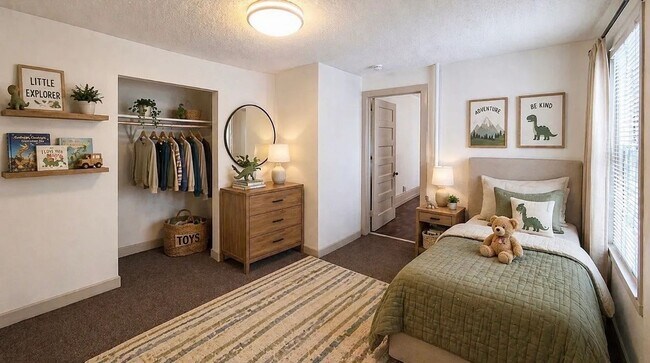 Building Photo - Beautiful 4-Bedroom Unit in St. Paul - Available Now!