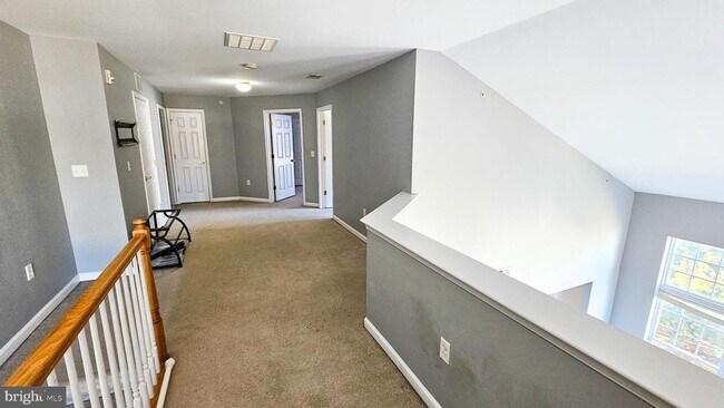 Building Photo - 51 Farrah Dr