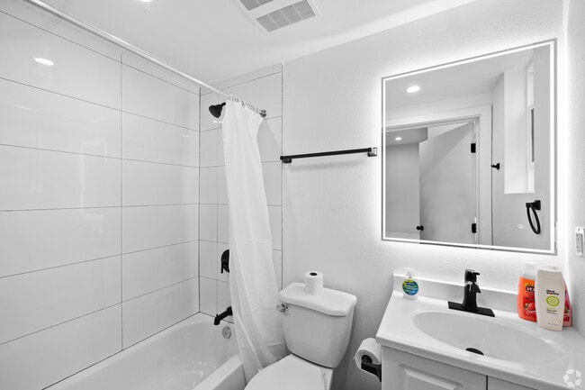 Building Photo - 3001 Van Buren Pl