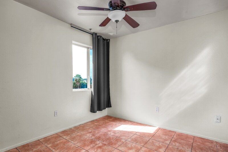 Building Photo - 5231 Huntington Dr N