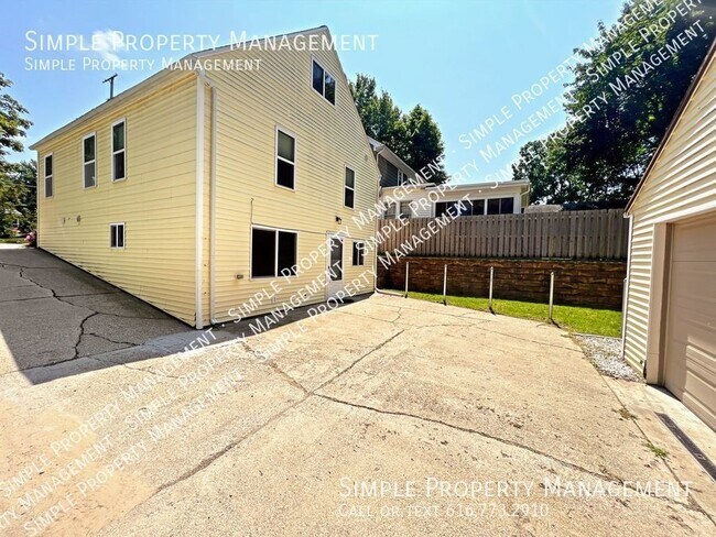 Building Photo - 367 Glenhaven Ave NW