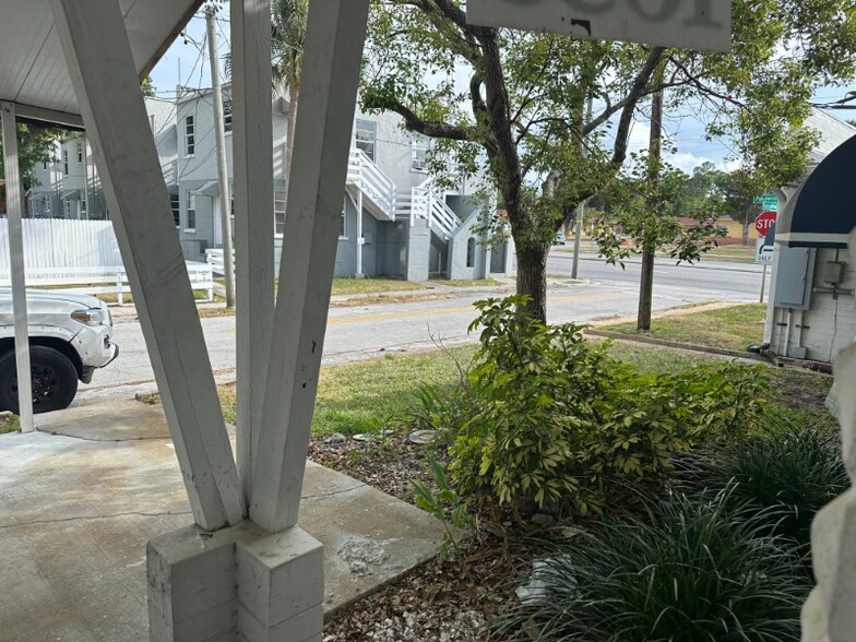 Building Photo - 1033 S Ridgewood Ave