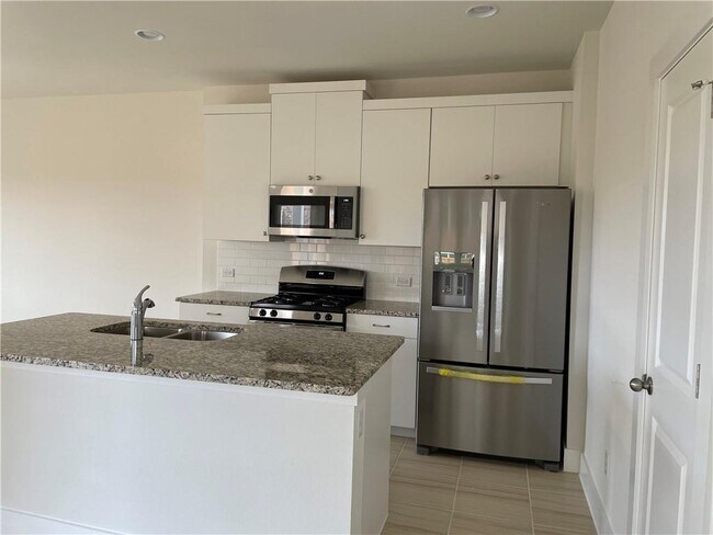 Building Photo - 526 White Steppe Way