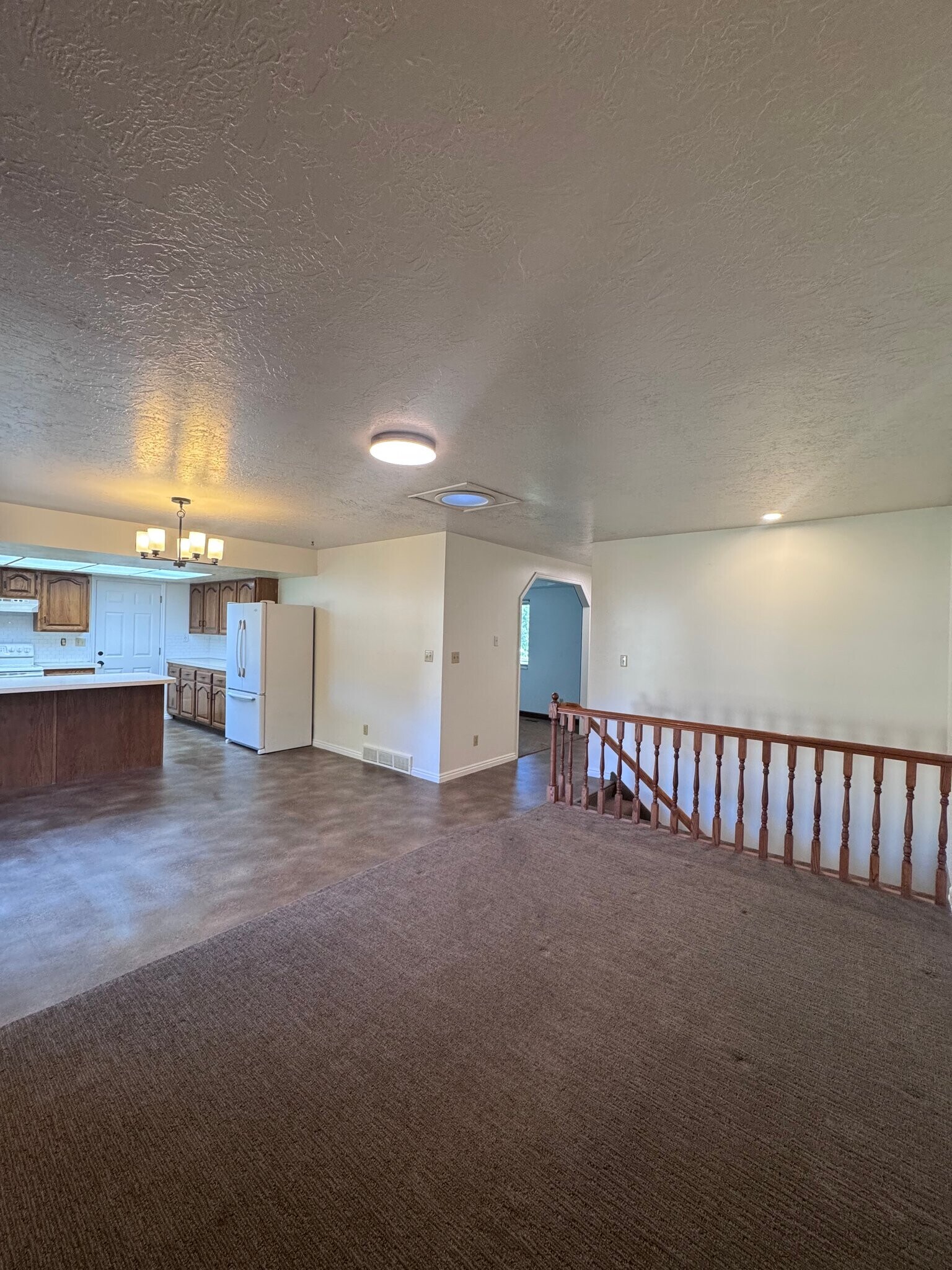 Building Photo - 580 N Allanwood Pl