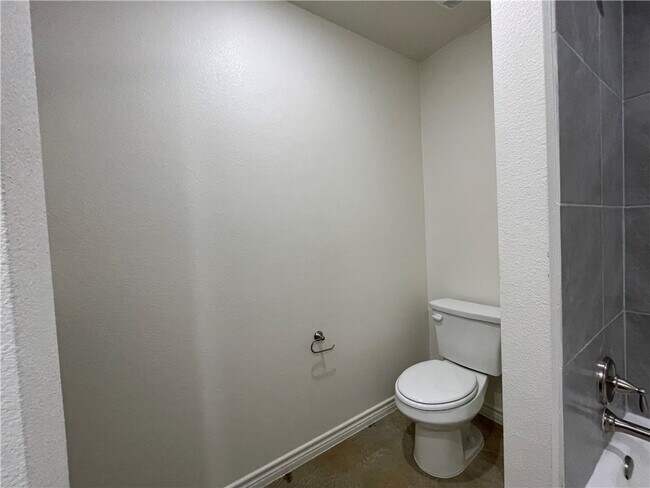 Building Photo - 2404 Duntov Dr