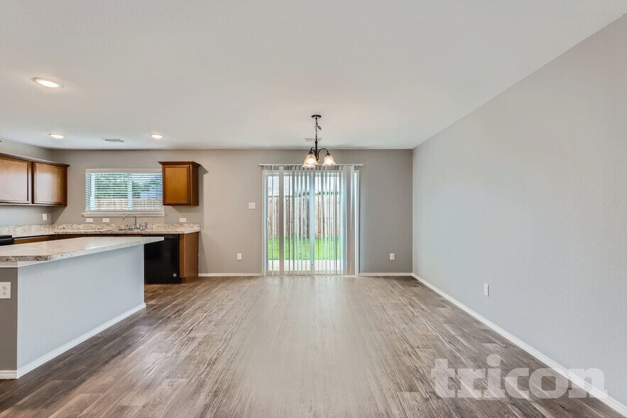 Building Photo - 126 Spring Creek Ln