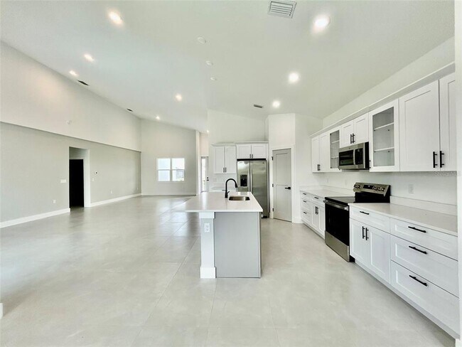 Building Photo - 8181 Tecumseh Cir