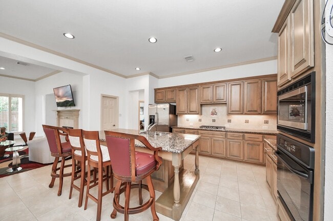 Building Photo - 7211 Spring Meadow Ln