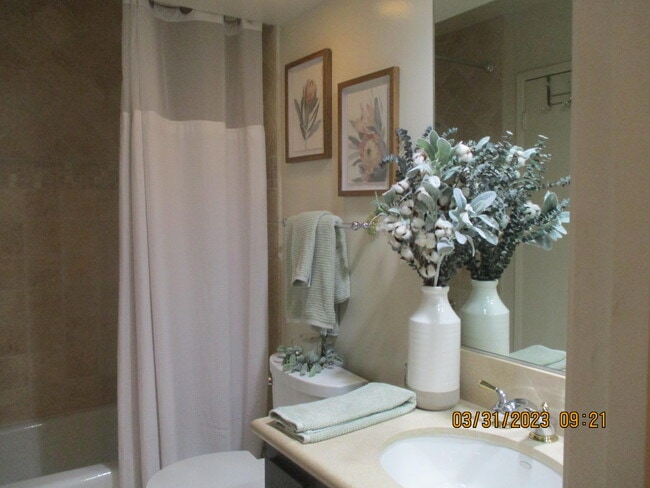 Building Photo - 73407 Foxtail Ln