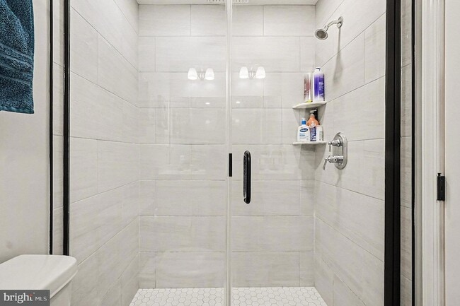 Building Photo - 443 S Robinson St