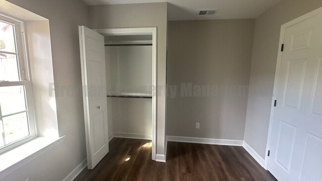 Building Photo - FULLY FURNISHED - Beautiful 1 Bed, 1 Bath Located in Historic Germantown w/ Flexible Lease Terms!
