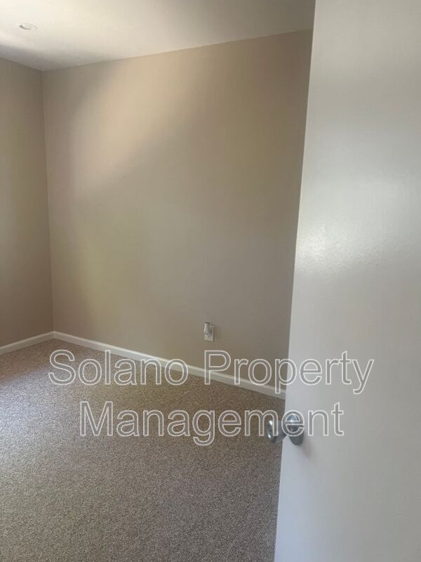 Building Photo - 184 Nantucket Cir