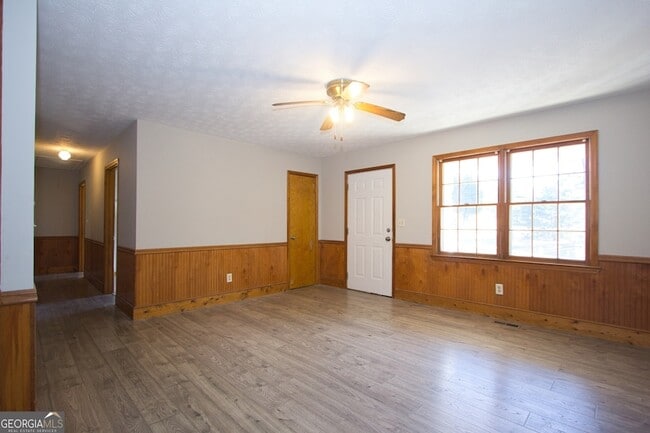 Building Photo - 2420 Green Rd