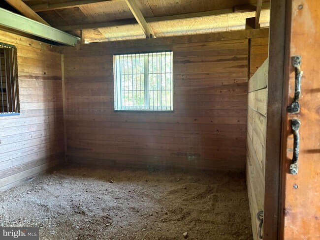 Building Photo - 7149 Gordonsville Rd