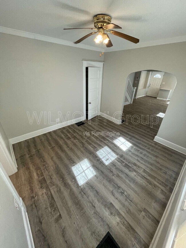 Building Photo - 324 N Linwood Ave