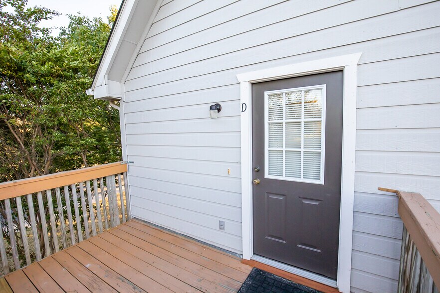 Deck - 3001 Whisper Oaks Ln