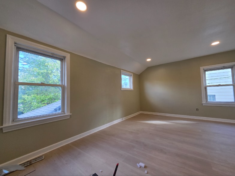 Building Photo - 4057 Bushnell Rd