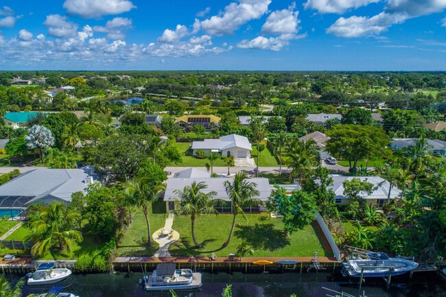 Building Photo - 4Bed/ 2Bath Home W/ Boat Dock - Treasure i...