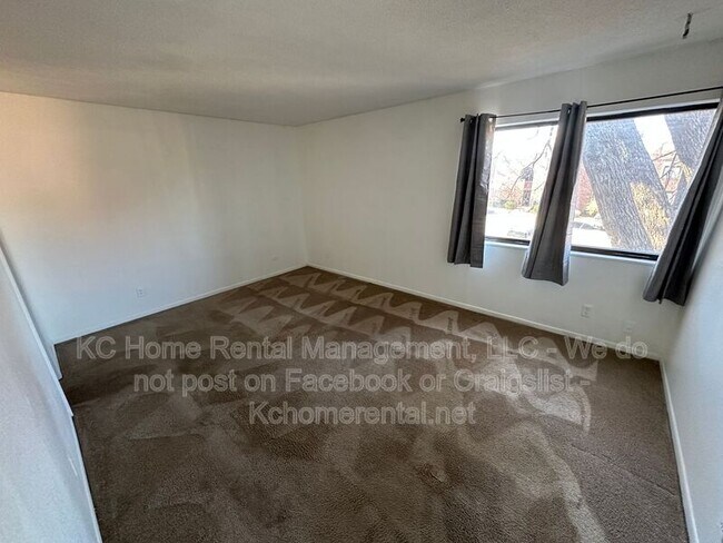 Building Photo - 1708 E 97th St