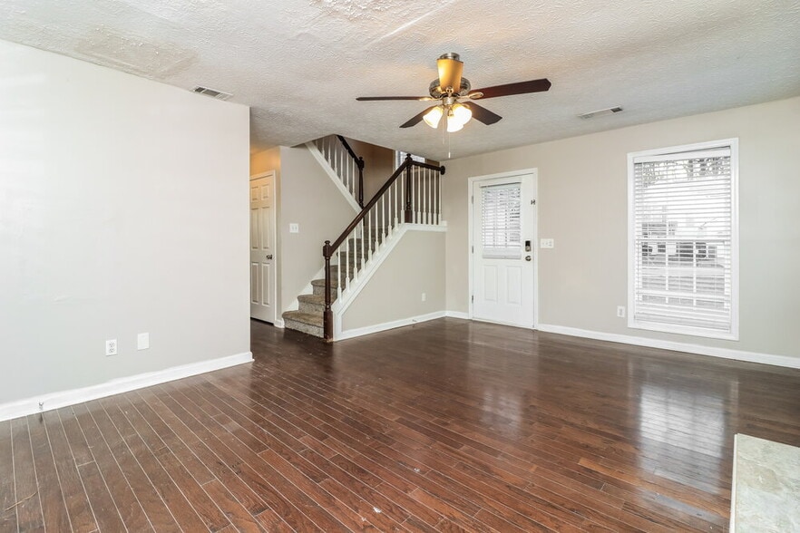 Building Photo - 23 Nellie Brook Dr SW