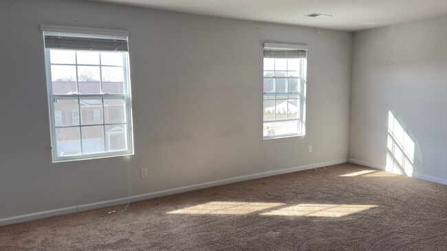 Building Photo - 809 Foxdale Dr