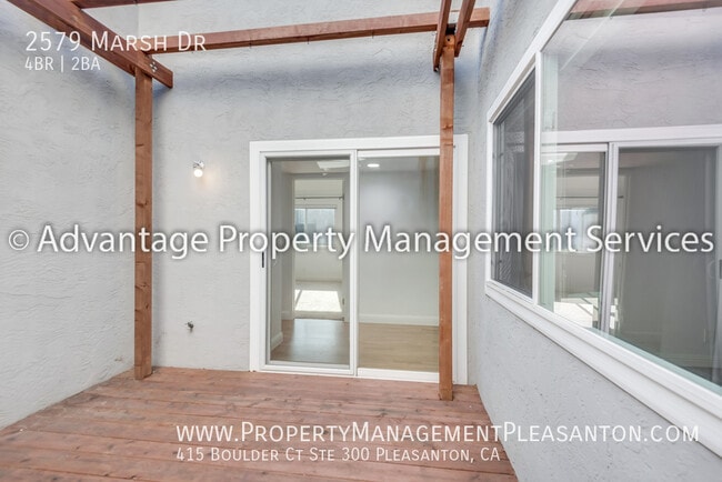 Building Photo - 2579 Marsh Dr