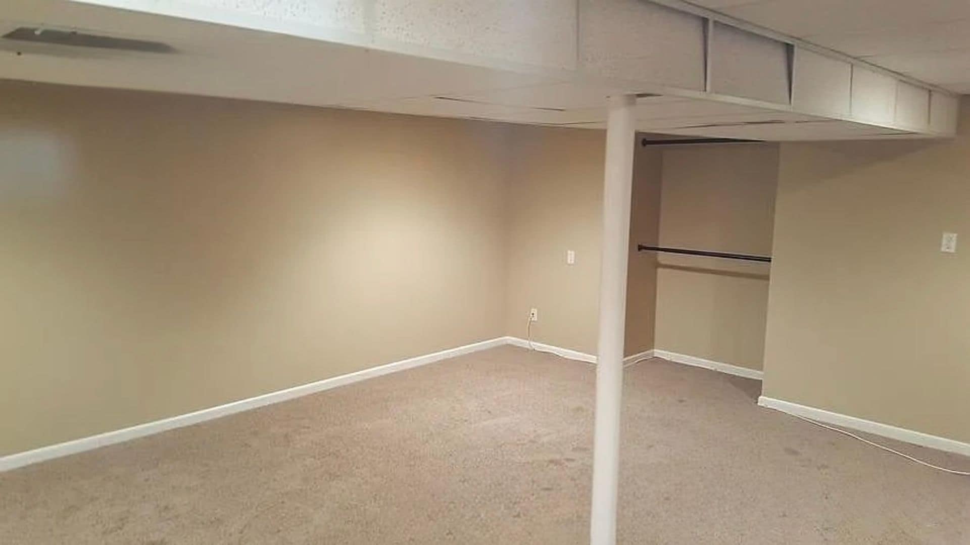 Building Photo - 1120 NE 9th St